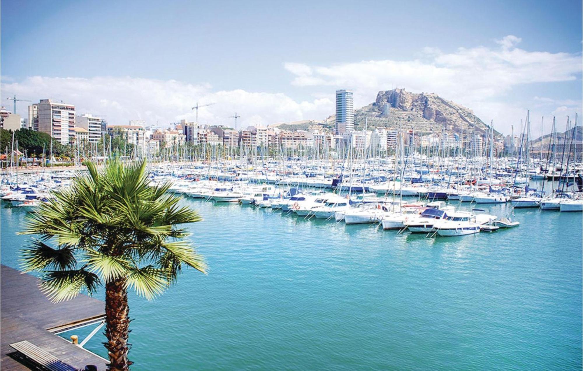 3 Bedroom Gorgeous Apartment In Alicante Dış mekan fotoğraf